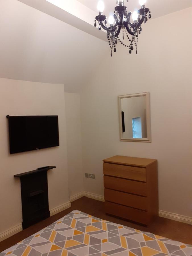 Modern 2Nd Floor 1 Bed Apartment In The Heart Of لاندودنو المظهر الخارجي الصورة