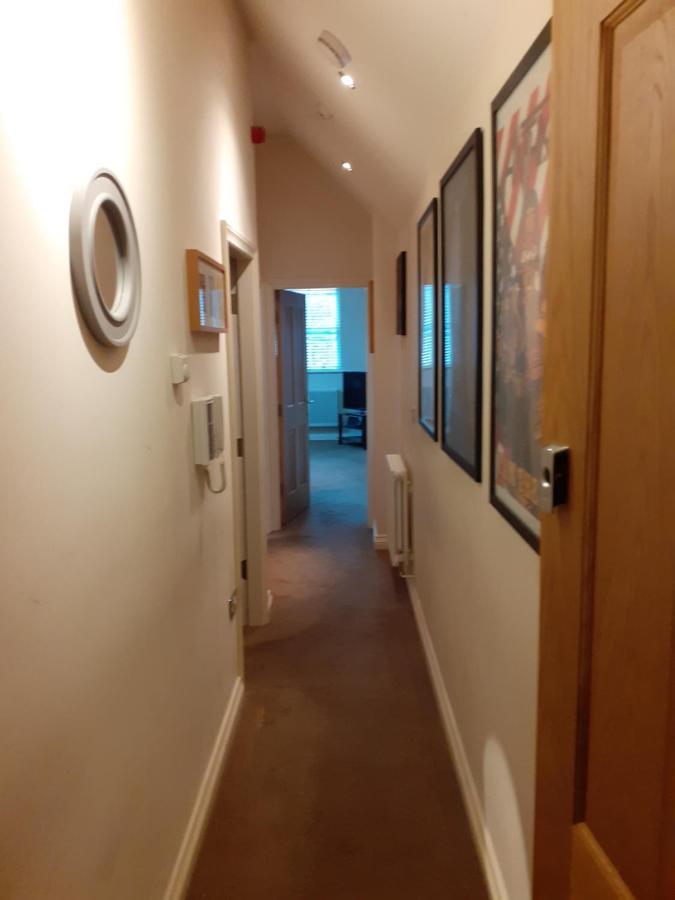 Modern 2Nd Floor 1 Bed Apartment In The Heart Of لاندودنو المظهر الخارجي الصورة