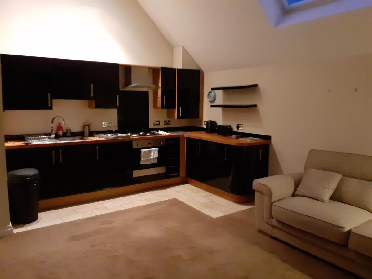 Modern 2Nd Floor 1 Bed Apartment In The Heart Of لاندودنو المظهر الخارجي الصورة